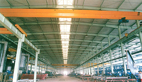 揚(yáng)州通華半掛車(chē)有限公司主廠(chǎng)房?jī)?nèi)景